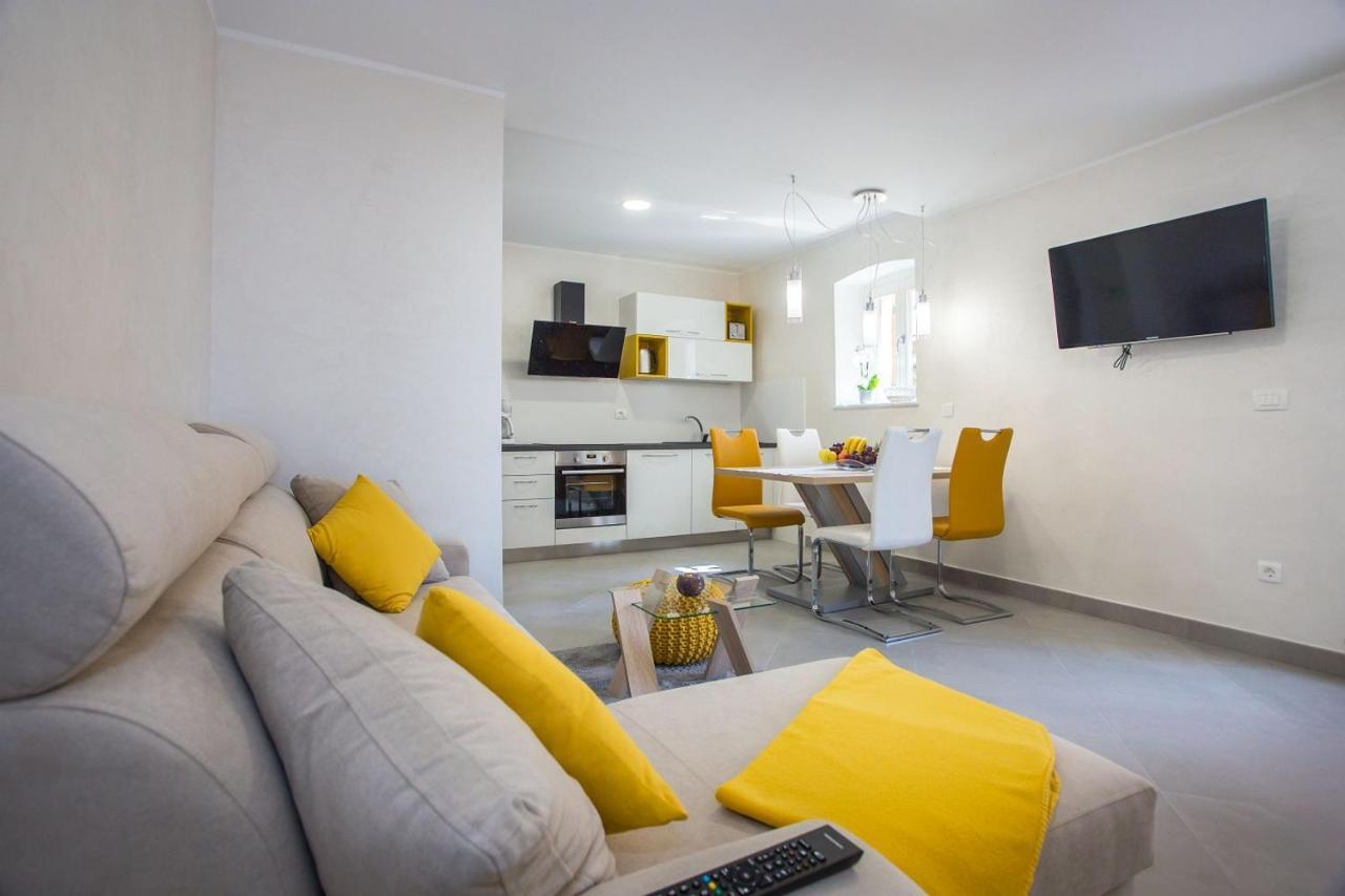 Nonina Hiza Villa Porec Exterior photo